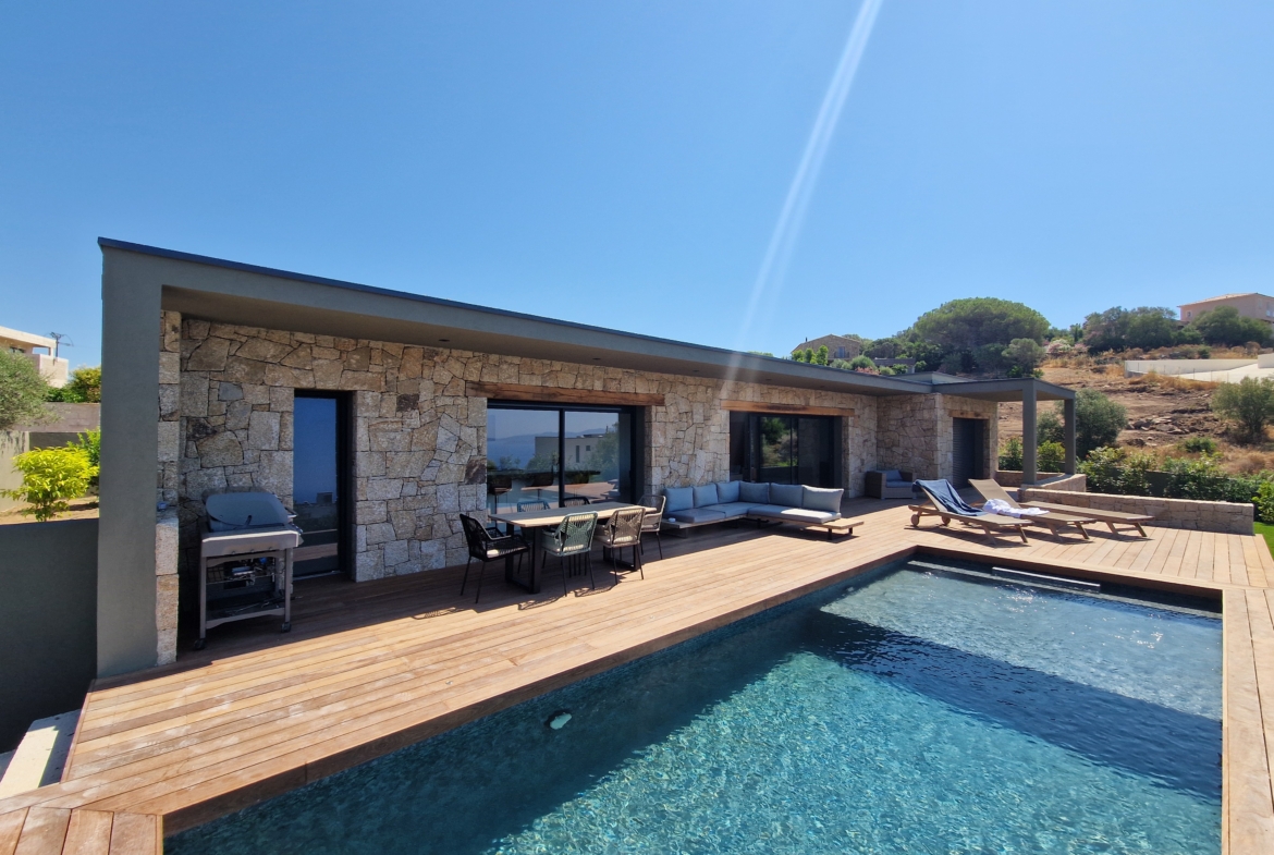 villa a vendre vue mer ajaccio avec piscine